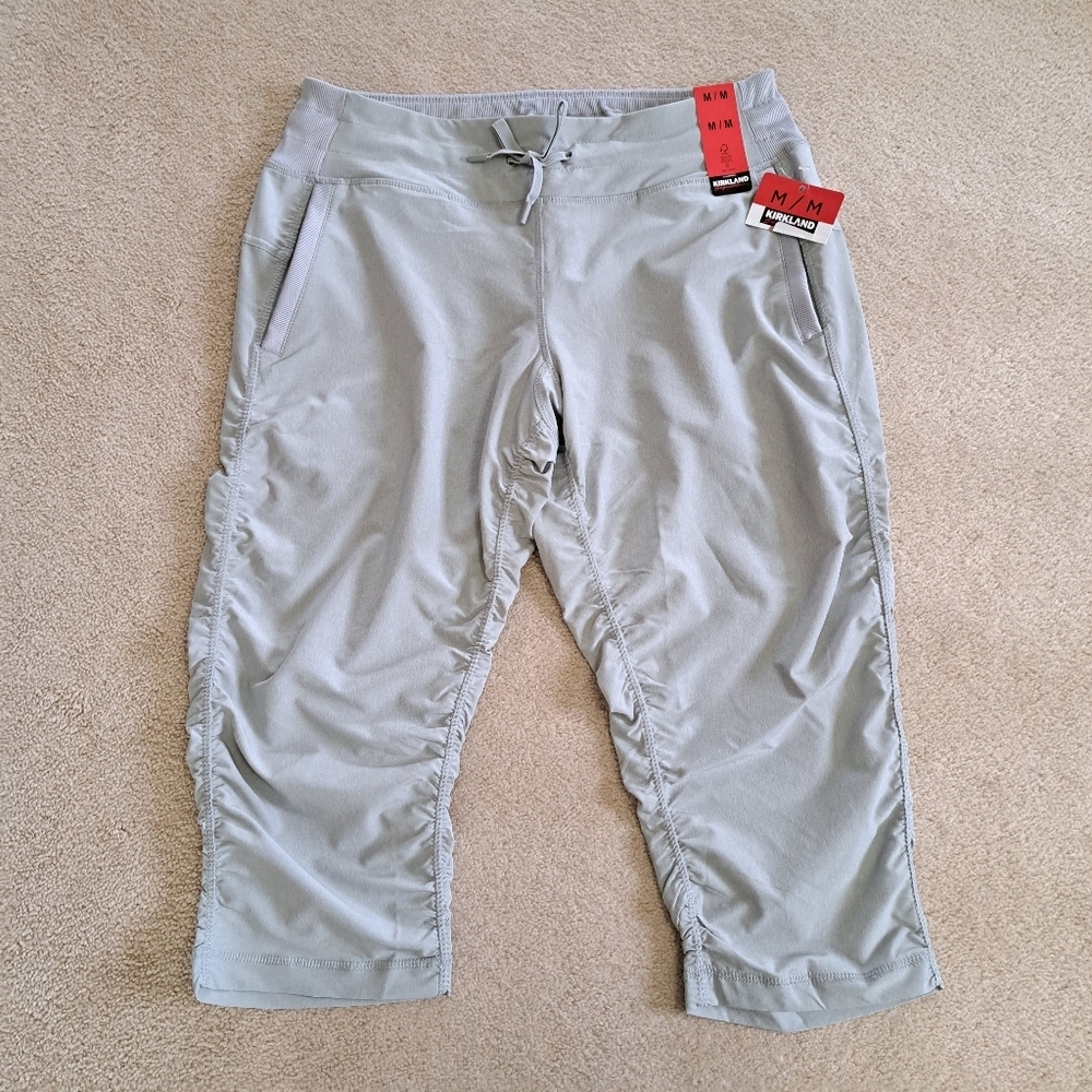 Kirkland Signature Light Gray Women's Active Capri Pants